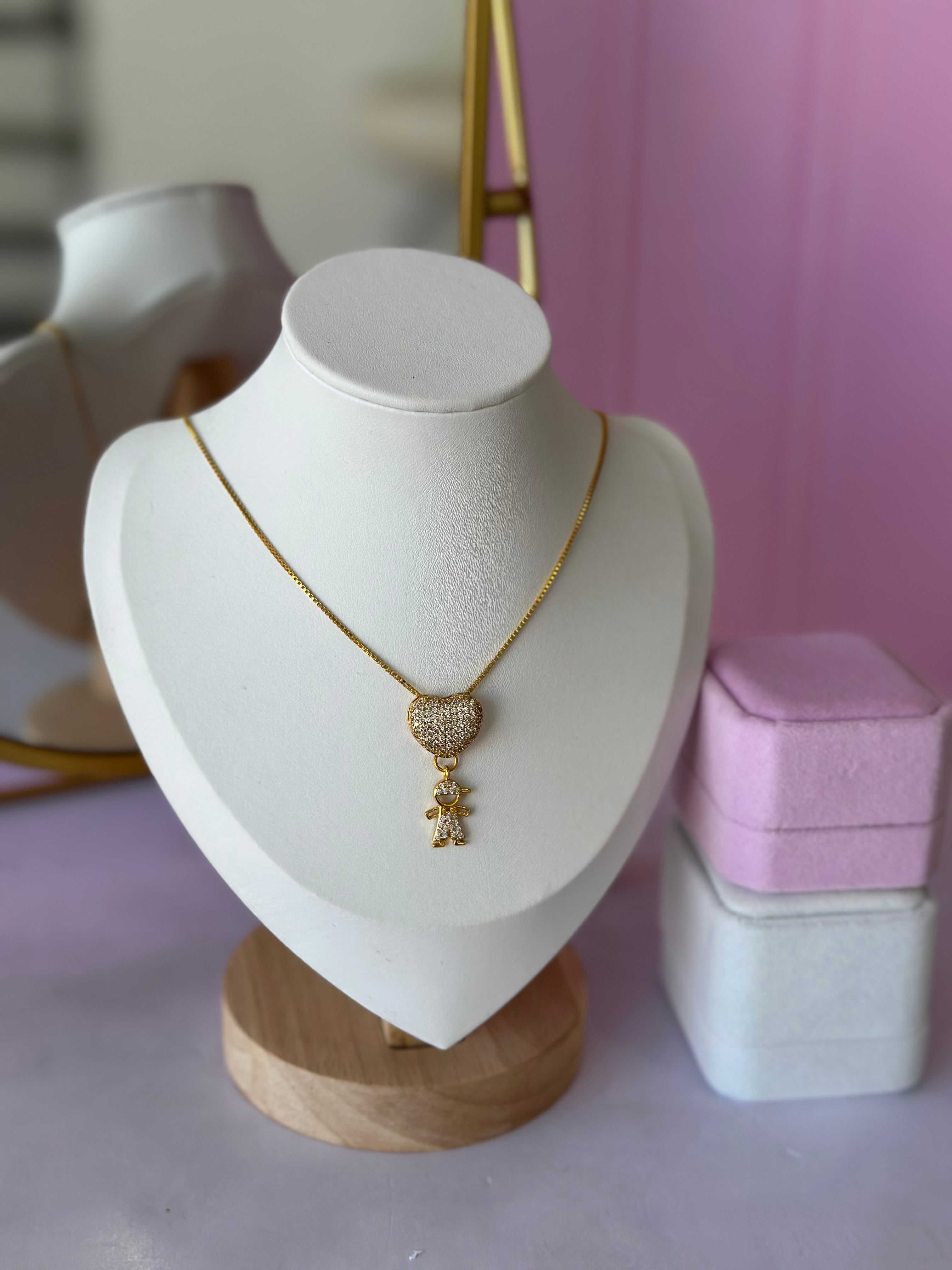 COLLAR CON DIGE DE NIÑO CHAPA DE ORO