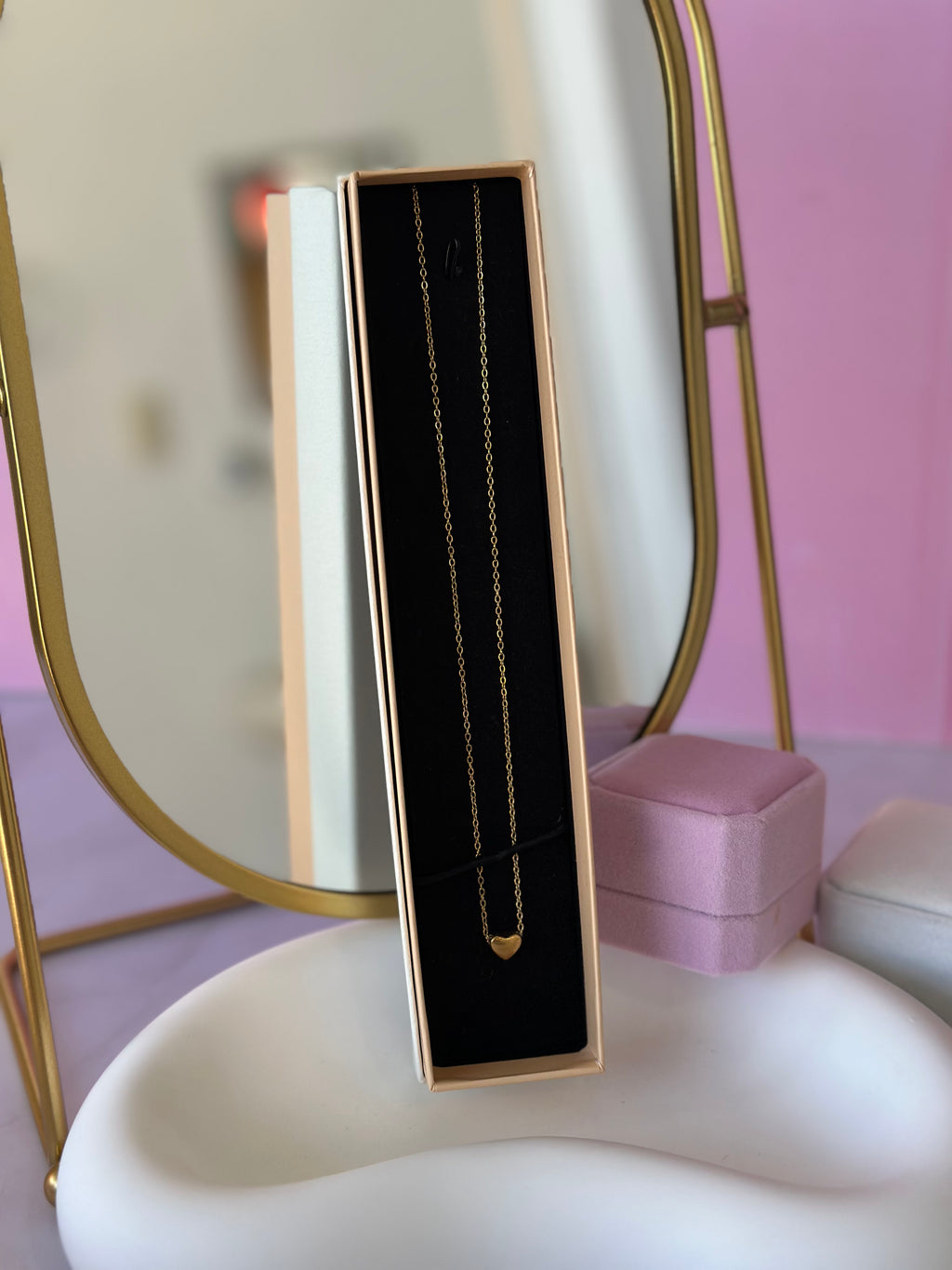COLLAR EN FORMA DE CORAZÓN CHAPA DE ORO