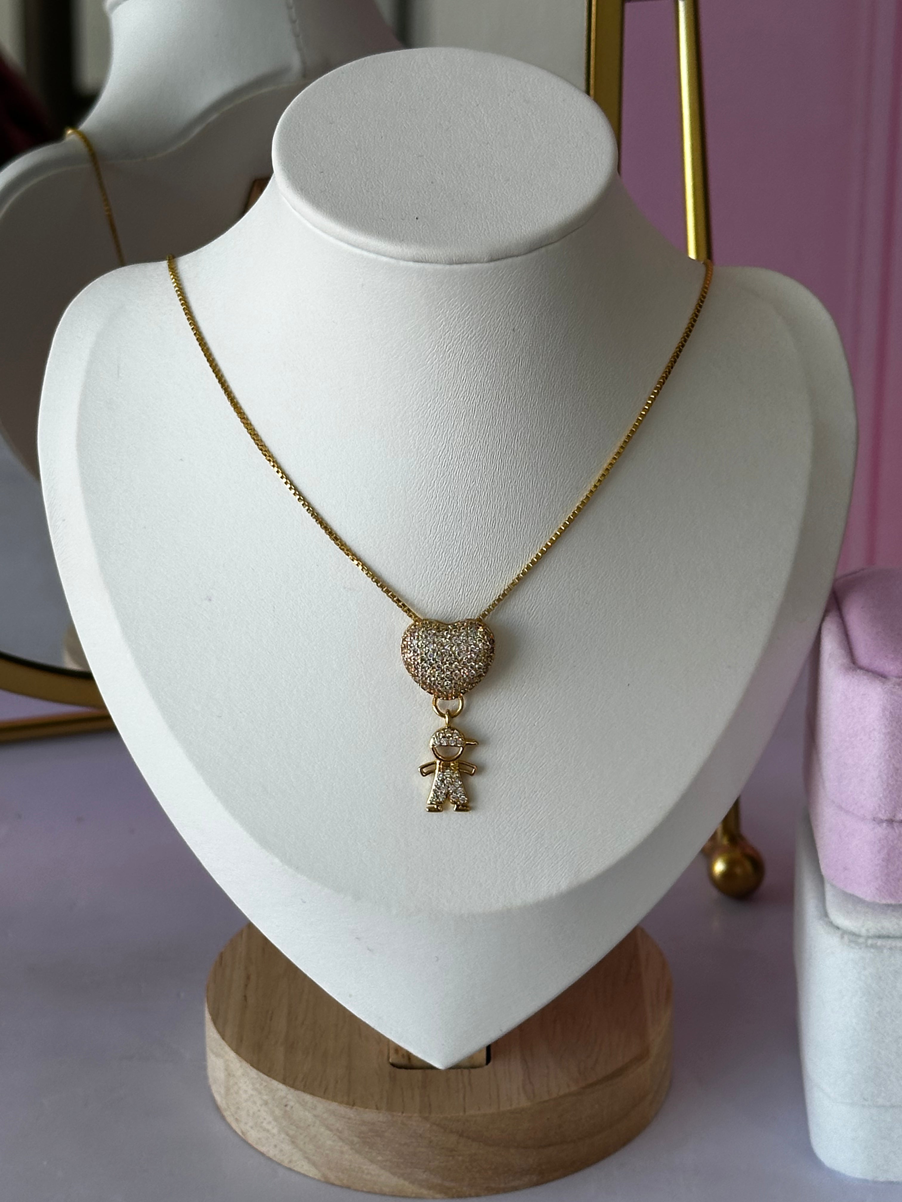 COLLAR CON DIGE DE NIÑO CHAPA DE ORO