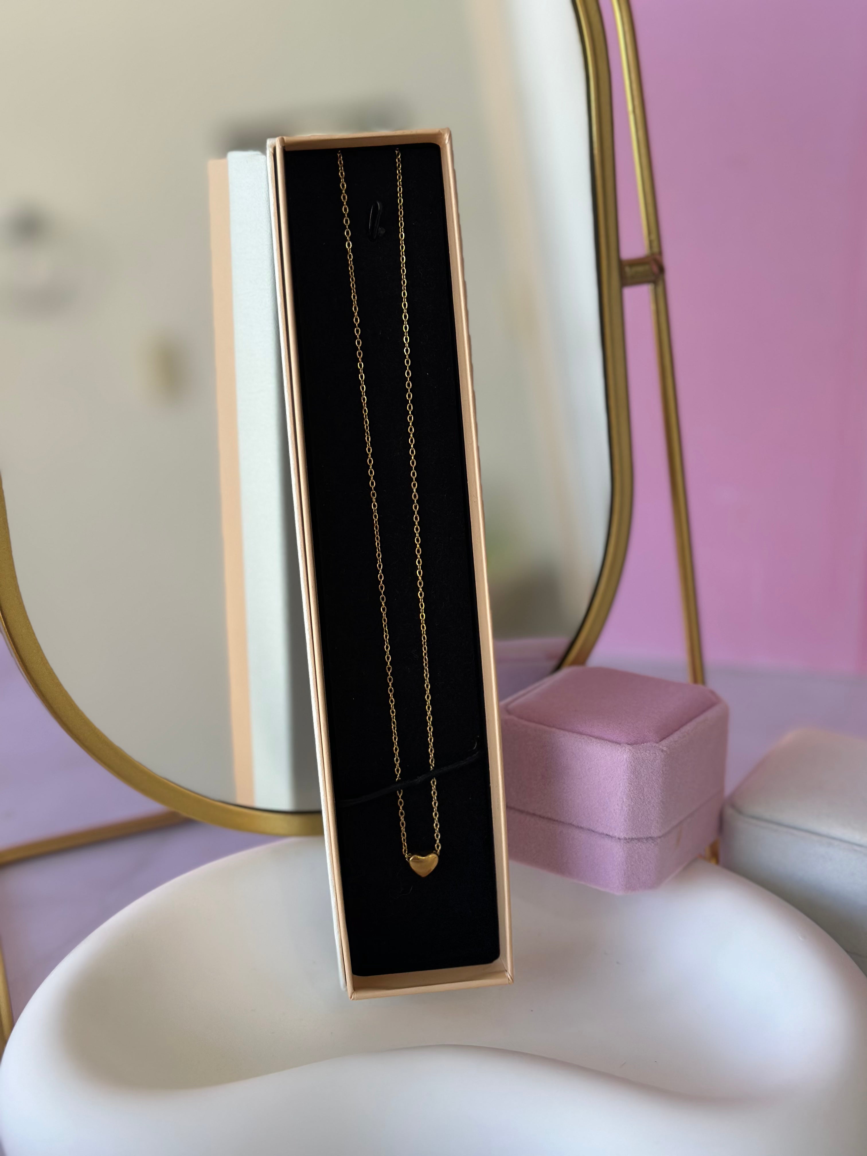 COLLAR EN FORMA DE CORAZÓN CHAPA DE ORO