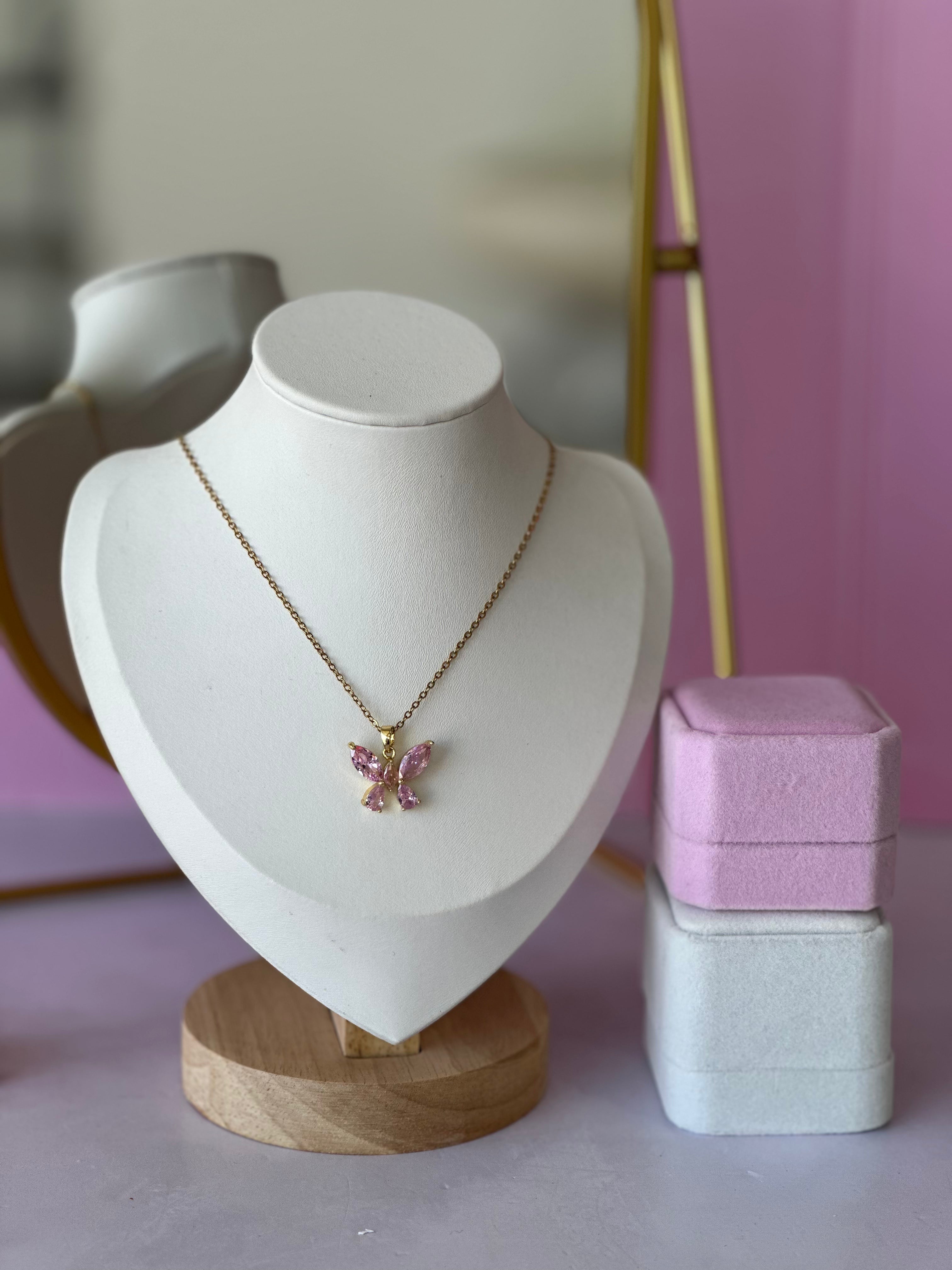 COLLAR CON DIGE DE MARIPOSA ROSA ACERO 316