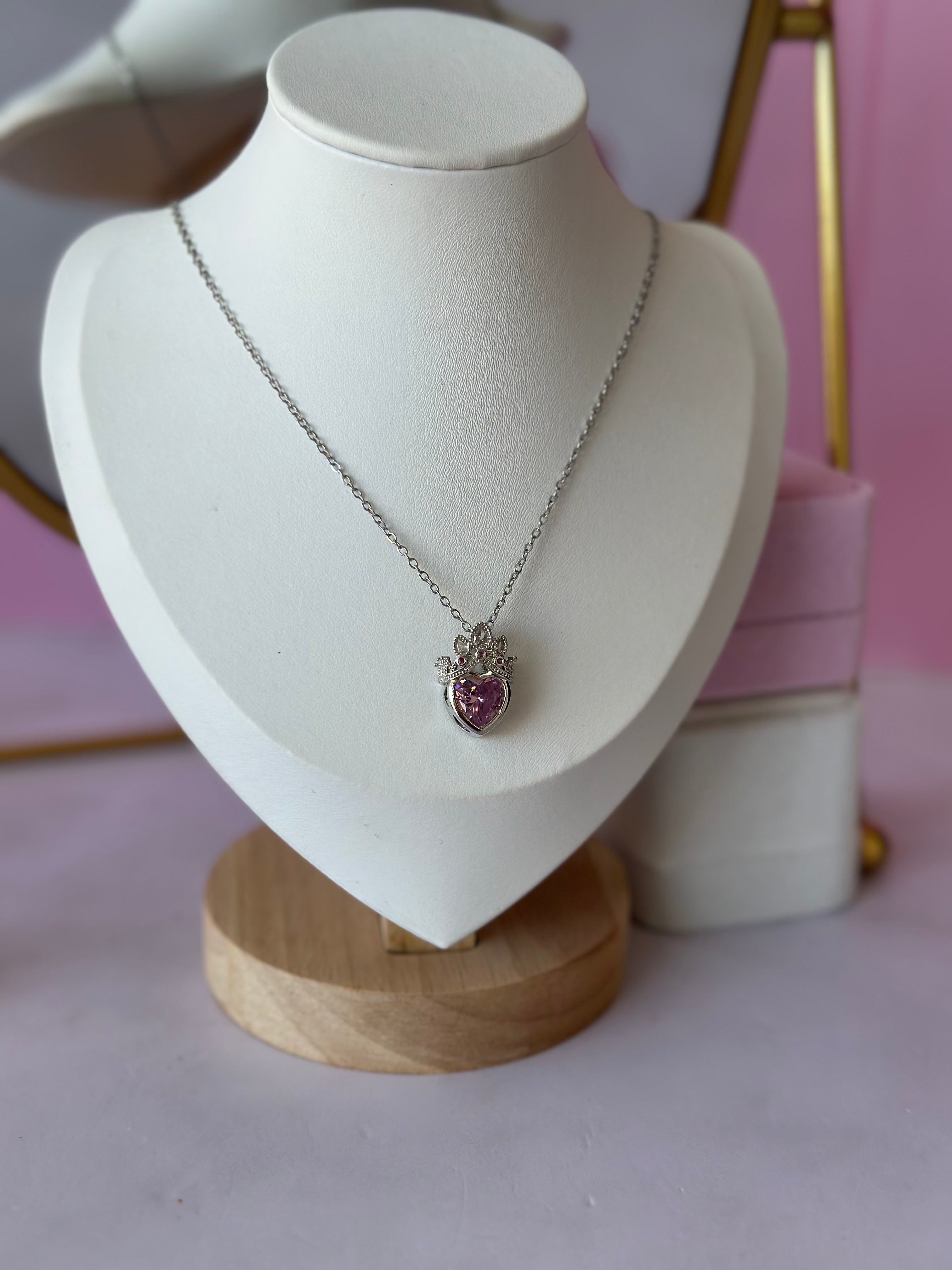 COLLAR CON DIGE DE CORAZÓN MORADO ESTILO RAPUNZEL ACERO 316