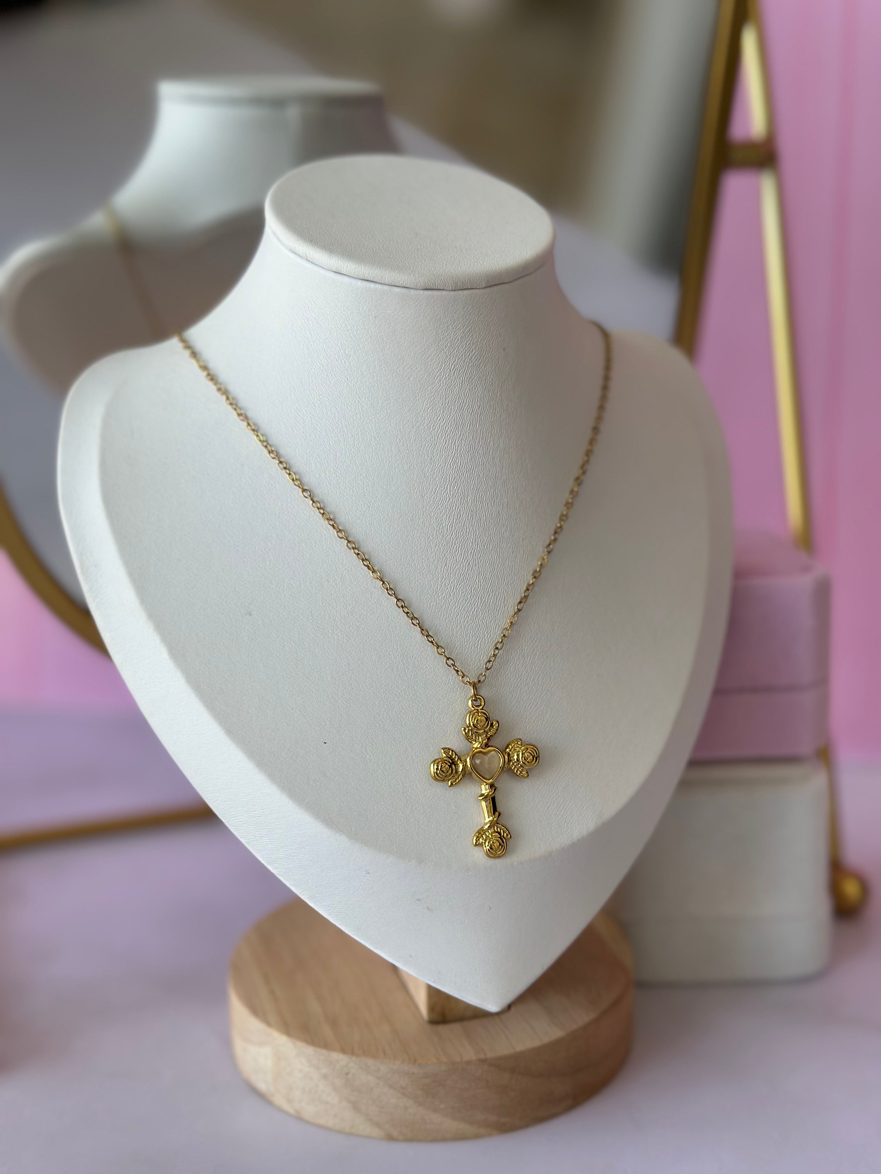 COLLAR CON DIGE DE CRUZ CON ROSAS ACERO 316