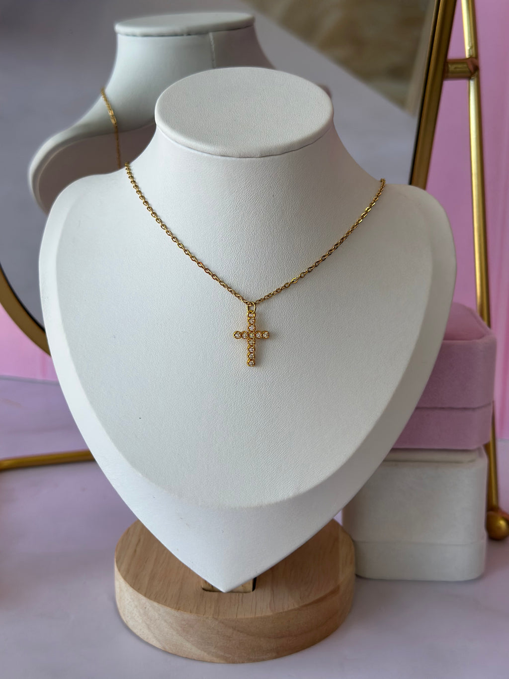COLLAR CON DIGE DE CRUZ CHAPA DE ORO