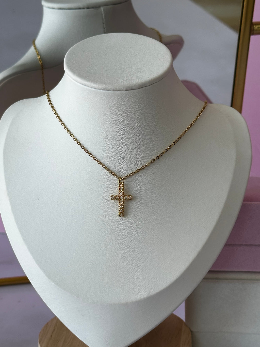 COLLAR CON DIGE DE CRUZ CHAPA DE ORO