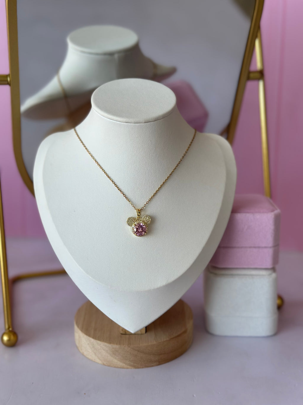 COLLAR CON DIGE DE MICKEY CON PIEDRA PRECIOSA CHAPA DE ORO