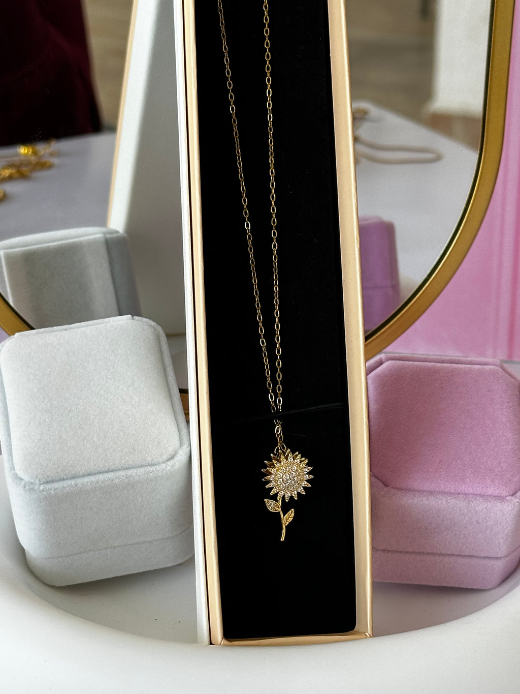 COLLAR CON DIGE DE GIRASOL GIRATORIO CHAPA DE ORO