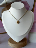 COLLAR CON DIGE DE CORAZÓN CON PIEDRA EN EL CENTRO ACERO 316