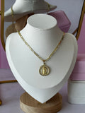 COLLAR CON DIGE DE VIRGENCITA CHAPA DE ORO